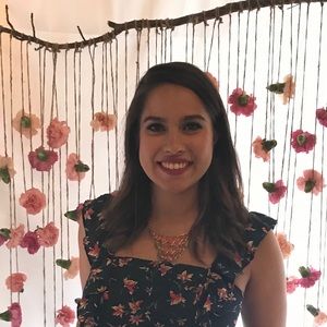 Meet your Posher, Yesenia